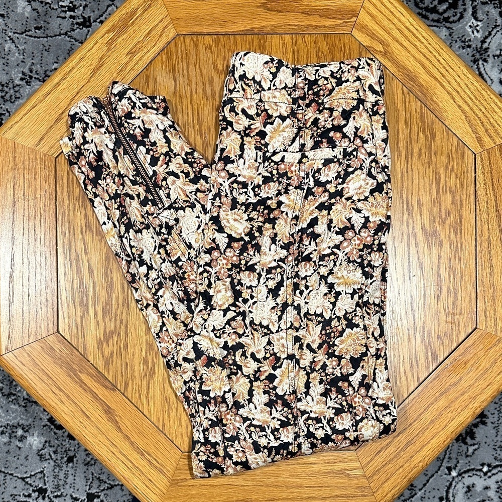 *ANTHROPOLOGIE* Black x Cream Floral Diandra Pleated Joggers Size 10